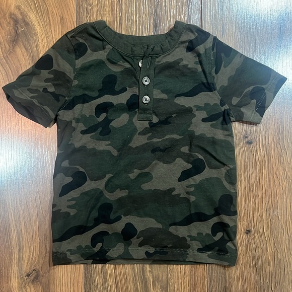 Lot of boy casual tees size 2t - Picture 6 of 10